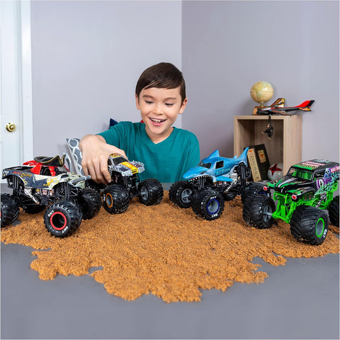 Monster Jam, Official Grave Digger Monster Truck, Collector Die-Cast Vehicle, 1:24 Scale--شاحنة جريف ديغر مونستر الرسمية بمقياس 1:24