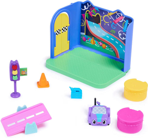 Gabby's Dollhouse Purr-ific Play Room with Carlita Car--غابيز دولهاوس غرفة لعب بور-فيك مع سيارة كارليتا، اكسسوارات، اثاث وخدمة توصيل بيت الدمى