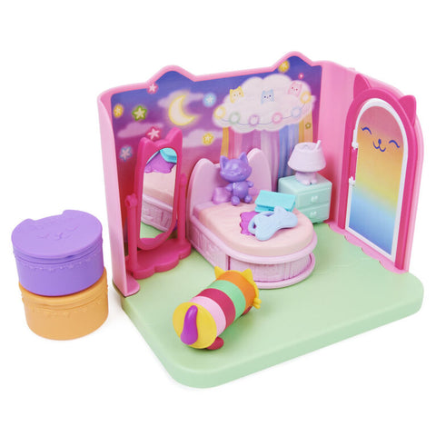 Gabby's Dollhouse Sweet Dreams Bedroom with Pillow Cat Figure and 3 Accessories-- غابيز دولهاوس مجسم قطة مع وسادة من سويت دريمز مع 3 اكسسوارات، 3 قطع اثاث و2 توصيل