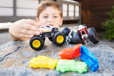 HOT WHEELS MONSTER TRUCK 1:64 SCALE --شاحنات هوت ويلز مونستر، شاحنة لعبة مصبوبة بمقياس 1:64 وسيارة واحدة قابلة للسحق، شاحنة عملاقة